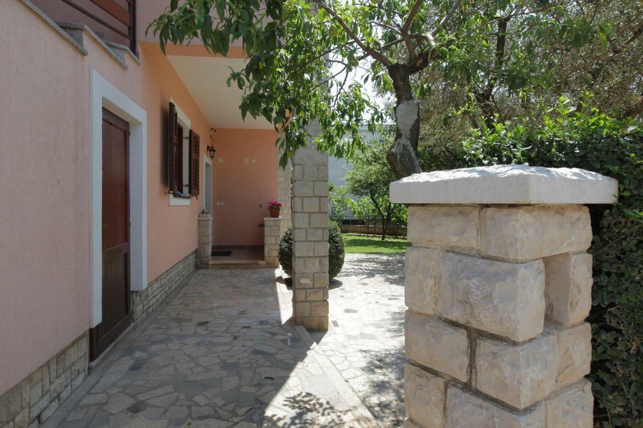 Guest House Ljubica Medulin Exterior foto